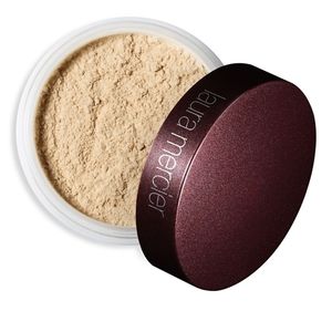 Translucent loose setting powder with puff duet